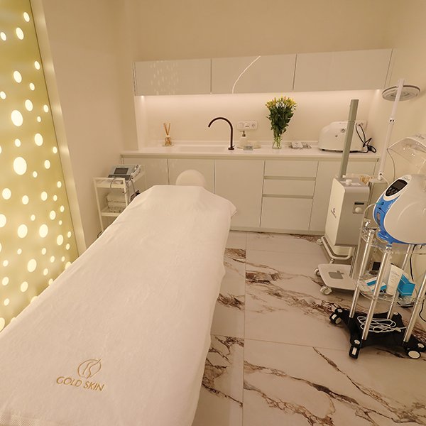 Gold Skin beauty salon στην Κηφισιά Αθήνας με Oligio RF lifting, Endospheres, λεμφικό massage και online αγορές καλλυντικών Circadia, HydroPeptide και Toskani στην Ελλάδα